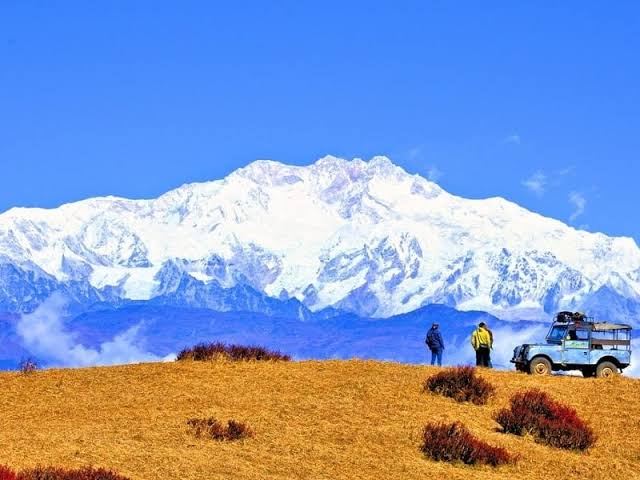 Sandakphu Phalut Trek Package 2026 – Best Deals & Inclusions