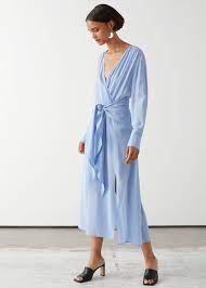 Vestiti estate 2019, quello lungo e bianco mango è tendenza moda. L Abito Lungo Di Zara Hm Cos In Saldo Per Essere Chic