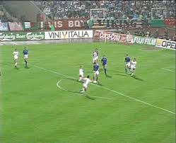 Since retiring, he has gone into management, punditry and worked previously as a commentator for sky sport italia. Lobanovsky Inszenierte Eine Taktische Umfrage Der Spieler Und Dann Zerstorte Italien Pressing Und Fuhrte Die Udssr In Das Finale Der Euro 88 Lobanovsky Tactics Roberto Mancini