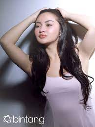 Mulai dari mantan natasha wilona, stevan william, hingga bek dari klub persija, ryuji utomo. Pin On Too Hot For Tv