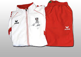 Andreas matt (born 19 october 1982) is an austrian retired freestyle skier who specialised in the skicross discipline. Getragener Olympiaanzug Von Skicross Weltmeister Andreas Matt