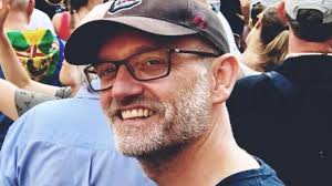 Siamo tutti sconvolti”. Matteo Morelli, morto a 51 anni in piscina. Dolore  a Pontedera