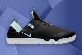 Nike has donated 1,100 nike sportswear kits — which including drawstring bag, water bottle, hat or headband and socks — to healthcare workers in new york city. 49 Best Gifts For Nurses Health Care Workers Thoughtful Thank You Gifts Glamour