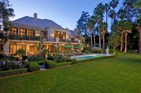 Amazing House In Beverly Hills Spotlight On Beverly Hills Luxury Real Estate Bel Air Beverly Hills Houses Beverly Hills Real Estate Beverly Hills Mansion