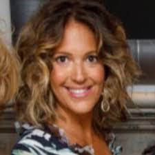 Roslyn Forbes's Instagram, Twitter & Facebook