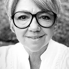 BRUHNS 🐣🐣PÅSKE🐣🐣 🐣🐣 En lille hilsen i påsken , til en du har Kær❤️❤️  🐣SUMMERBIRD sølv-æg med de skønneste Lækreste påskeæg 🐣PBO T-shirt 300kr  i alle mulige farver God kvalitet 🐣Freequent nederdele