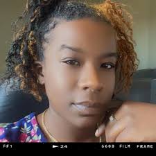 Who do good silk presses ? I need my girls done and ends trimmed. I need  pics 😘