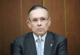 El siguiente es el comunicado del presidente de la República, Gustavo Petro  Urrego, en respuesta al presidente del Senado, Efraín Cepeda Sarabia:  Trabaje y deje de quejarse. He recibido con asombro la