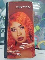 Vinn fè bourses paw la pou yon ti kras kòb ekrim pouw pran youn nan bon  prix.