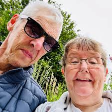 I am looking for an old friend from the 90s her name was maxine guyet she  may have a different surname now she comes from hayes I have been searching  everywhere for