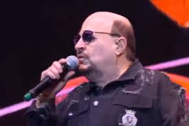 O músico, de 68 anos, está com coronavírus. Paulinho Vocalista Do Roupa Nova Morre Apos Contrair Covid 19 Aos 68 Anos