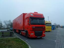 Banken und geld werden oft in einem atemzug genannt. Szm Daf Xf Mit Kofferauflieger Der Spedition Vendel Auf Dem Rasthof In Dannstadt Am 19 11 2013 Fotowelten Startbilder De