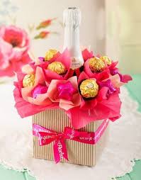 Perfect 70 Schokoladengeschenk Fur Valentinstag Ideen Schokoladengeschenke Schokolade Geschenk Geschenke Verpacken Flaschen