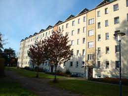 Im garten gibt es eine sonnige sitzecke mit grillmöglichkeit und hollywoodschaukel. 4 Zimmer Wohnung Zu Vermieten Friedrich Wolf Str 73 18435 Stralsund Knieper West Mapio Net