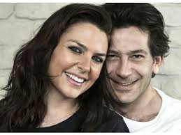 Ece Üner ve eşi Deniz Bayramoğlu.. . . #eceuner #eceüner #denizbayramoğlu  #es #likes4like #liketime #mutluakşamlar #mugeanlı_tatlısert #mugeanli  #spiker #anchor #anchorwoman #gundem #haber #haberler