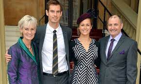 Sir andy murray has opened the door into his family life with wife kim sears, 31, and their three children. Andy Murray And His Family Have The Best Twitter Squabble For The Win