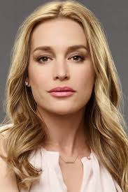 She is an american stage, film and television actress who grew up in toms river, new jersey. Piper Perabo Movies Age Biography