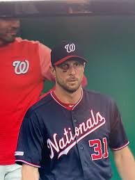 Oct 30, 2019 · game 7 starter max scherzer has a condition called heterochromia iridis, which is the reason his left eye is brown and the right eye is blue. Yesterday Max Scherzer Broke His Nose Today He S The Starting Pitcher Album On Imgur