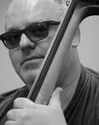 Who Plays an Upton Bass