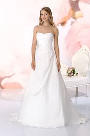 Maybe you would like to learn more about one of these? Elie By Elie Saab Brautmoden Brautkleider Hochzeitskleider Abendkleider Balayi