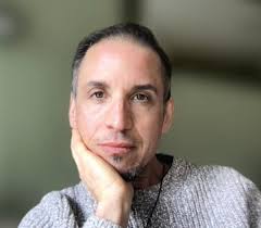 Julian Carter's Instagram, Twitter & Facebook