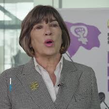 Amy Hille's Instagram, Twitter & Facebook