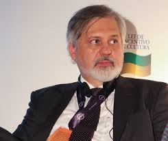 Comunicação pública é essencial para a democracia, diz Nelson Breve