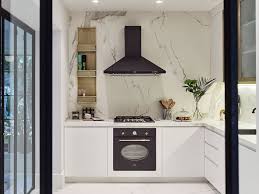 Un Appartement Contemporain A Istanbul Planete Deco A Homes World En 2020 Appartement Contemporain Decoration Interieure De Luxe Cuisines Design