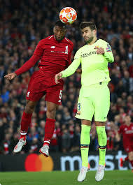 Wijnaldum diamankan psg dengan status bebas transfer dari liverpool. Gerard Pique Georginio Wijnaldum Gerard Pique And Georginio Wijnaldum Photos Zimbio