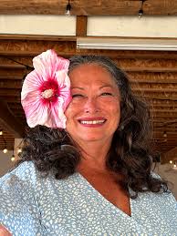 Hibiscus flower recommendations for beach wedding