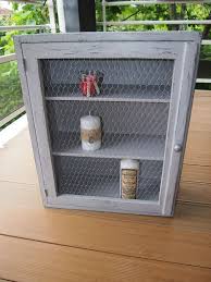 Grillage de toile moustiquaire aluminium plastifié noir vendu à la découpe au mètre linéaire et largeur de 150 cm. Meuble En Bois Relooke Avec Un Grillage De Poule Meubles Et Rangements Par Lth Mobilier De Salon Rangement Garde Manger Grillage A Poule