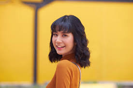 Women with straight hair can wear nearly any style of fringe. Short Hair With Bangs 18 Styles That Suit Filipinas