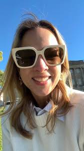 Mi gente linda, en estas vacaciones por Europa he querido explorar nuevas  experiencias y darle la oportunidad a cosas que no haría nunca 😳, me  atreví a hacer Grounding 🦶🏼🍃. A ustedes ¿Les gusta esta ...