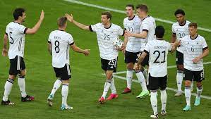Der fernsehsender beginnt schon um 18.30 uhr mit den vorberichten und begleitet dann die. Jidv9qoqccq6jm