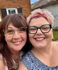 Can anyone recommend a few restaurant options that have a good atmosphere,  maybe even some entertainment near main square or Hewish quarter please?