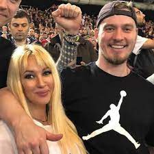 Телеведущая лера кудрявцева и хоккеист игорь макаров женаты уже 6 лет. Vokrug Tv 48 Letnyaya Lera Kudryavceva I 31 Letnij Igor Facebook