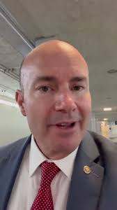 🚨BREAKING: Senator Mike Lee has drafted a powerful resolution that could  pave the way for President Trump to make recess appointments using his  constitutional authority. He believes they have the votes to