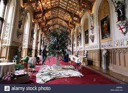 'wɪnzə 'kɑ:sl], auf deutsch auch schloss windsor, liegt in der stadt windsor (berkshire) und ist das größte durchgängig bewohnte schloss der welt. Konigliche Hochzeit Prinz Charles Und Camilla Parker Bowles Schloss Windsor Vorbereitungen Stockfotografie Alamy