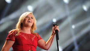 Find articles, slideshows and more. Kelly Clarkson Sings Karaoke With Young Fan