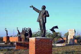 Although it's far from the buzz of downtown budapest, the park still draws in thousands, with most. Visiting Memento Park Budapest A Communist Statue Graveyard
