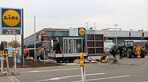 Dänisches bettenlager schafft ein neues ambiente zwar nennt sich der online shop etwas tiefstapelnd dänisches bettenlager. Spendenaktion Zur Eroffnung In Furstenaus Neuem Lidl Kassiert Der Burgermeister