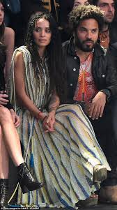 Sep 25, 2020 · lisa bonet is an american actress, well known for playing denise huxtable on the cosby show. Zoe Kravitz Looks Stunning Night Out With Mom Lisa Bonet And Dad Lenny Lisa Bonet Zoe Kravitz Fashion