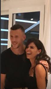 #luka modric #domagoj vida #ivan perišić #dejan lovren #sime vrsaljko #danijel subašić #danijel subasic #croatia #wc2018 #football #edgy. Ivan Perisic I Njegova Obitelj Slave Pa Neka Pocnu 30 Te 24sata