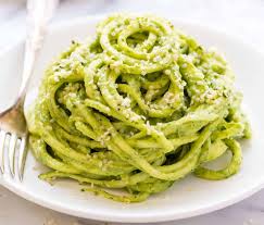 Ricetta Linguine Al Pesto Di Zucchine E Mandorle Il Club Delle Ricette Ricetta Pesto Di Zucchine Pasta Con Le Zucchine Ricette