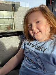 Stephanie Brott's Instagram, Twitter & Facebook