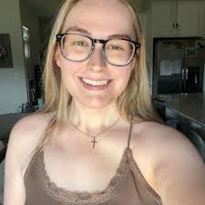 Any nail techs in Ogden?? Lmk please 😭