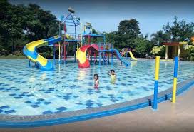 Kolam renang tirto argo siwarak merupakan kolam renang dengan sumber mata air murni yang dekat dengan daerah sekitar kolam. 10 Kolam Renang Di Mojokerto Yang Cocok Untuk Berwisata