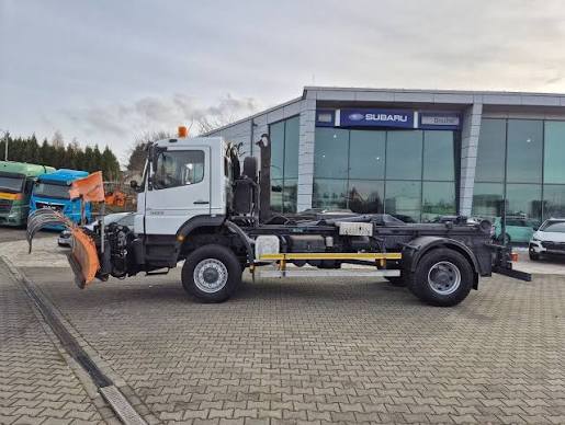 Mercedes Benz 1833-2005 Cab & Chassis Truck