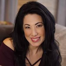 Cyndi Graham (@thecyndigraham)