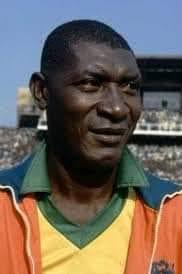 HOMMAGE Le célèbre stade de football se trouvant à Douala au quartier Akwa  et en face de la Cathédrale, porte son nom. En dehors de quelques anecdotes  parfois invraisemblables, beaucoup de jeunes